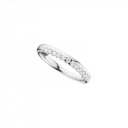 Elsa Lee Paris feminine wedding ring crafted in silver with glittering Cubic Zirconia