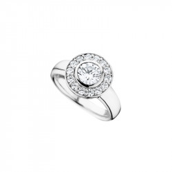 Elsa Lee Paris sterling silver ring, with one clear Cubic Zirconia centerpiece surrounded by smaller Cubic Zirconia