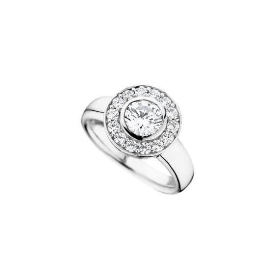 Elsa Lee Paris sterling silver ring, with one clear Cubic Zirconia centerpiece surrounded by smaller Cubic Zirconia