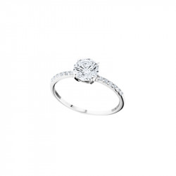 Elsa Lee Paris classic sterling silver ring, with diamond cut Cubic Zirconia centerpiece and shiny stones on both sides
