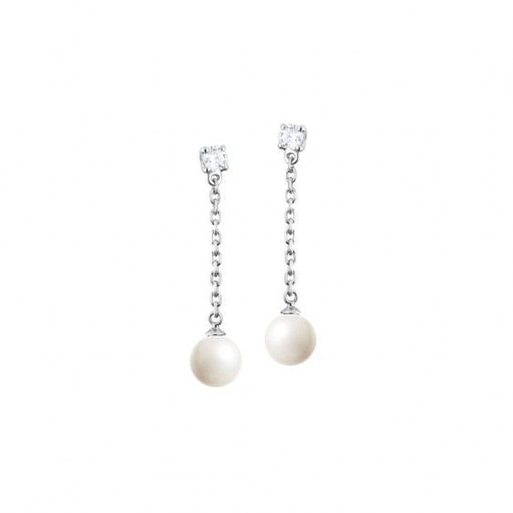 Silver drop earrings with its dangling white pearls and silver chain by Elsa Lee Paris 