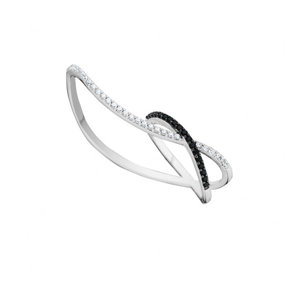 Bague double croisée noire et blanche en argent par Elsa Lee PARIS avec son design minimaliste