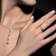 Bague Elsa Lee Paris en Argent 925, perle blanche entourée de deux oxydes de Zirconium