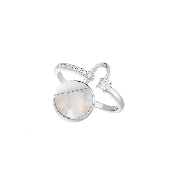 Bague lune en nacre et argent de la collection Luna