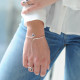 Bracelet jonc saphir taillée en poire et argent 925, modèle semi-ouvert