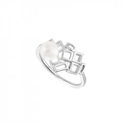 Silver square ring and white pearl with its geometrical, cubic and modern design 