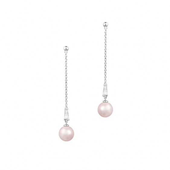 Dangling silver chain earrings with powder pink pearls by Elsa Lee Paris 