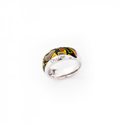 Bague en argent avec motif couleur en émail par Elsa Lee Paris