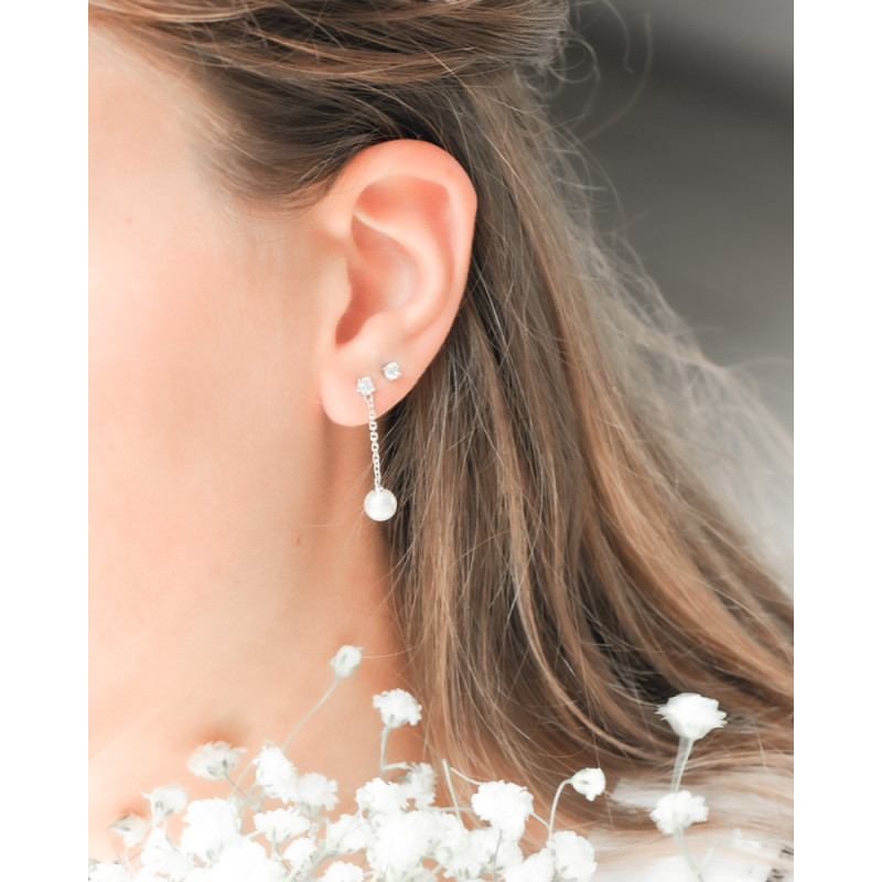 Boucles d'oreilles pendantes Elsa Lee en argent et perles blanches