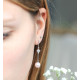 Boucles d'oreilles pendantes chaîne perles roses et design losange en argent - Elsa Lee Paris 