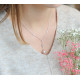 Collier cravate en argent et perle rose design losanges par Elsa Lee Paris