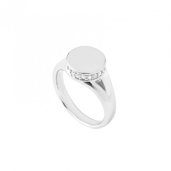 Bague chevalière pour femme en argent 925 entourage sertis oxydes plateau rond Elsa Lee Paris chevalière chaton rond