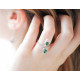 Bague vert émeraude taille poire en argent par Elsa Lee Paris bague semi ouverte