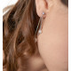 Boucles d'oreilles perles blanches pendantes earjacket chaine en argent par Elsa Lee Paris