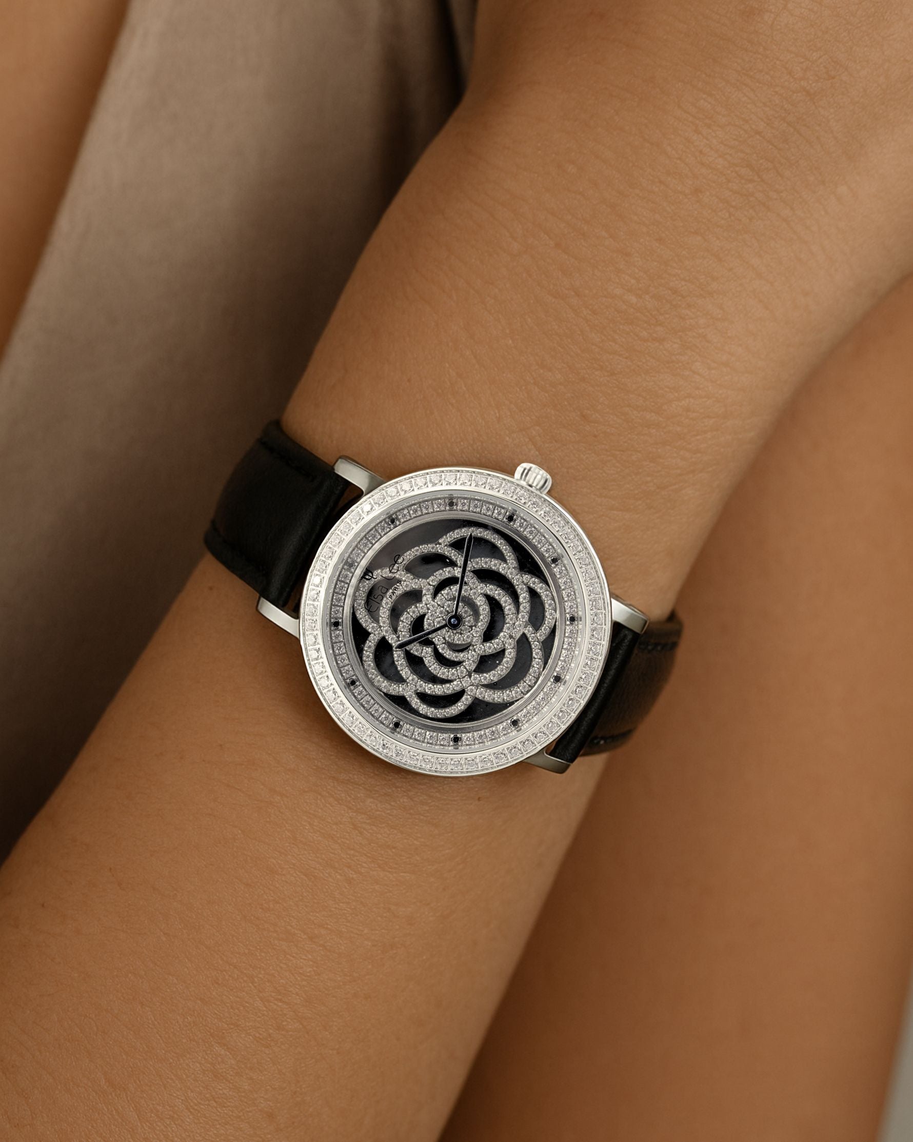 Montre Femme Elsa Lee – Cadran Noir motif tournant strass