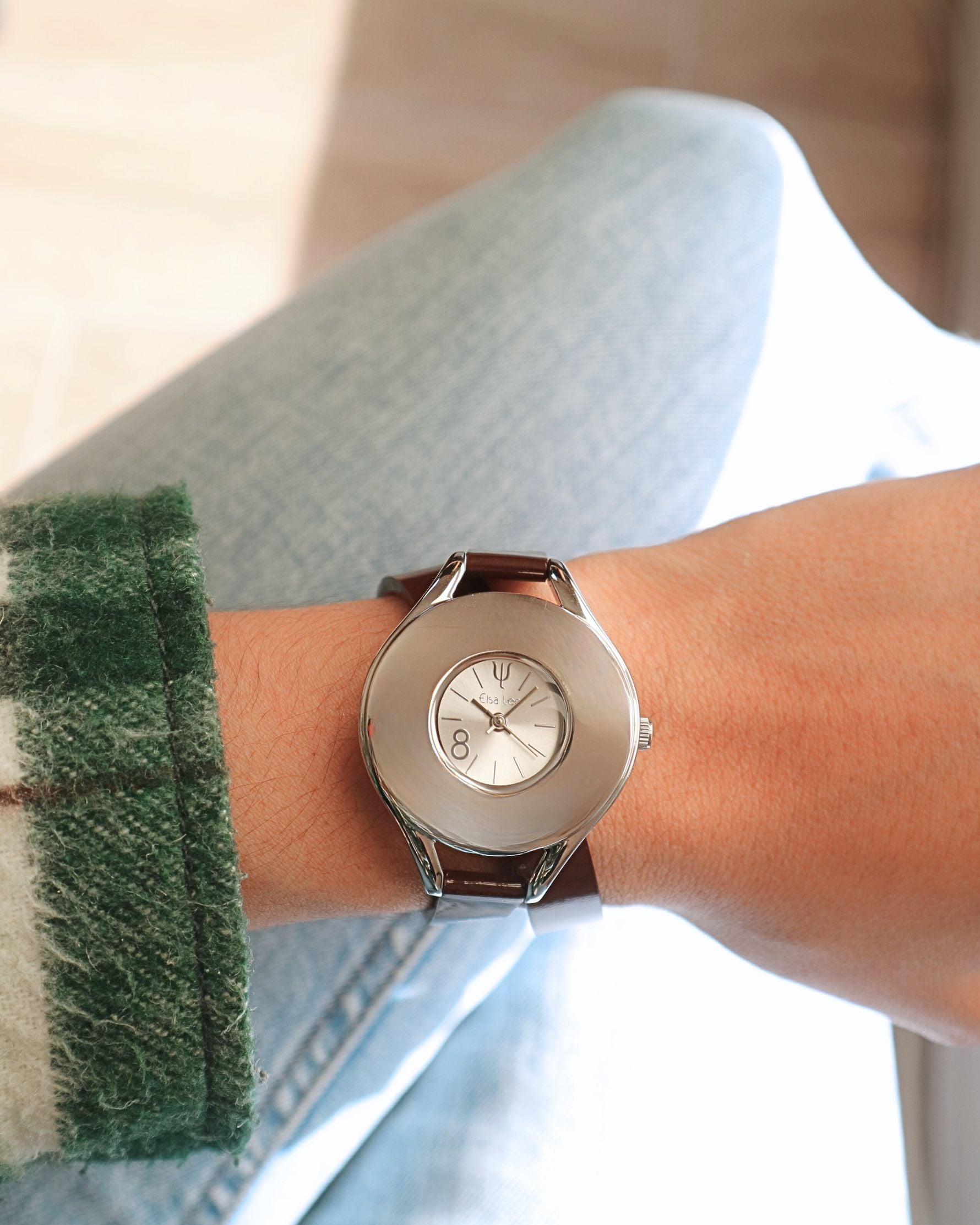 Montre Aura – Cadran Blanc & Bracelet Double Tour en Cuir Camel