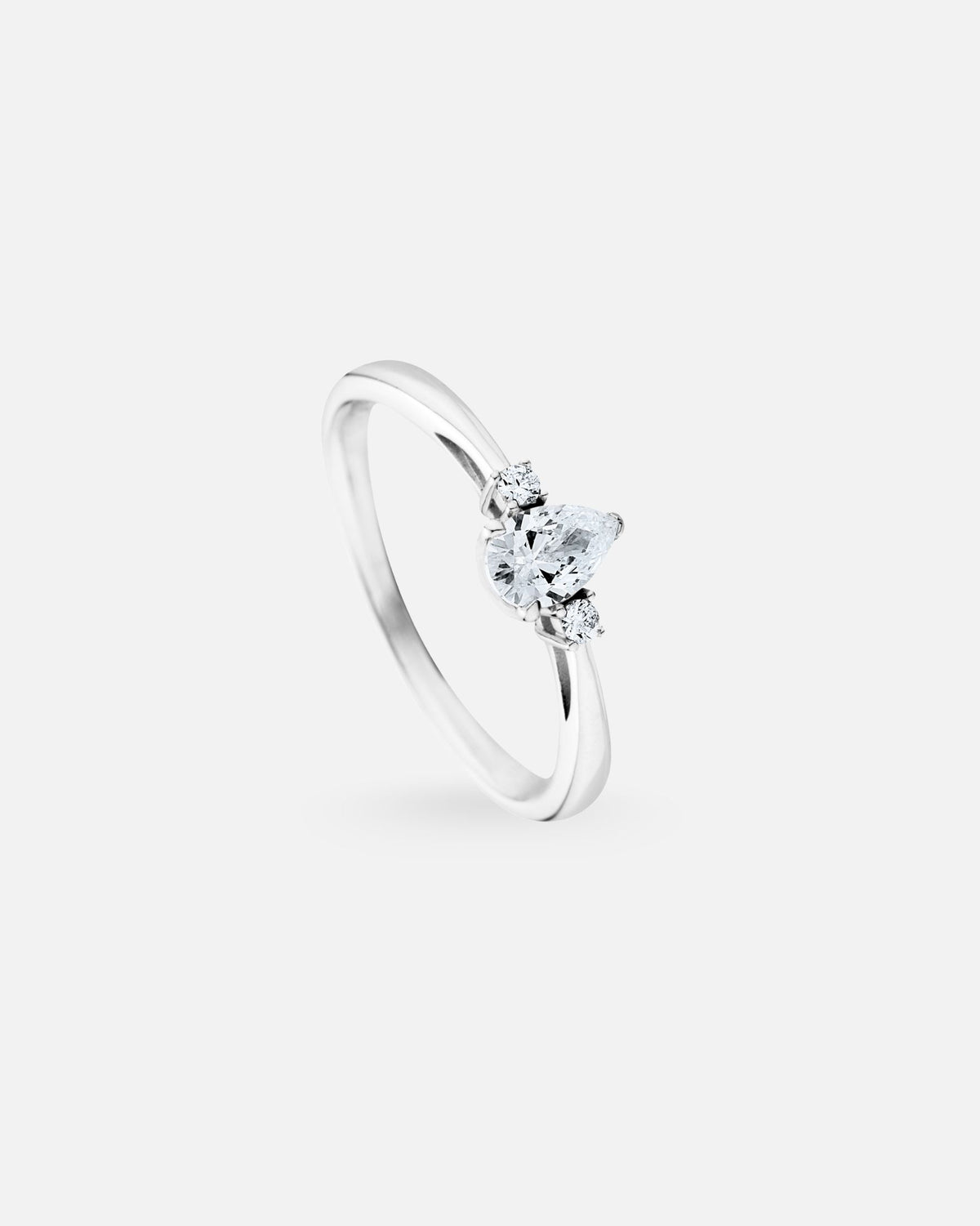 Bague solitaire Elsa Lee en argent 925 – Swarovski Zirconia poire
