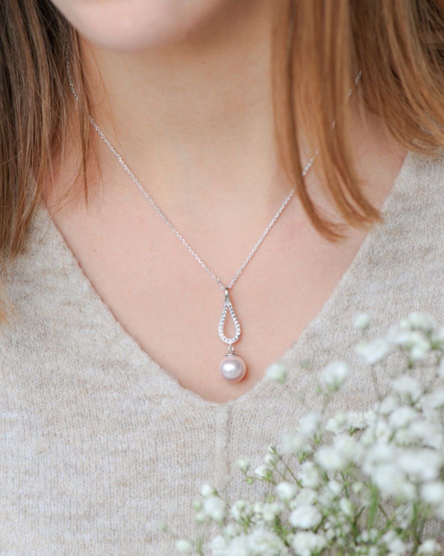 La Vie en Rose Necklace