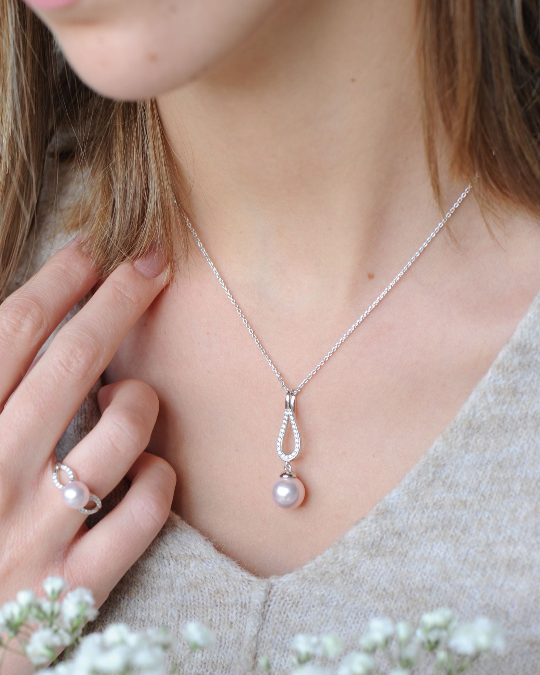 La Vie en Rose Necklace