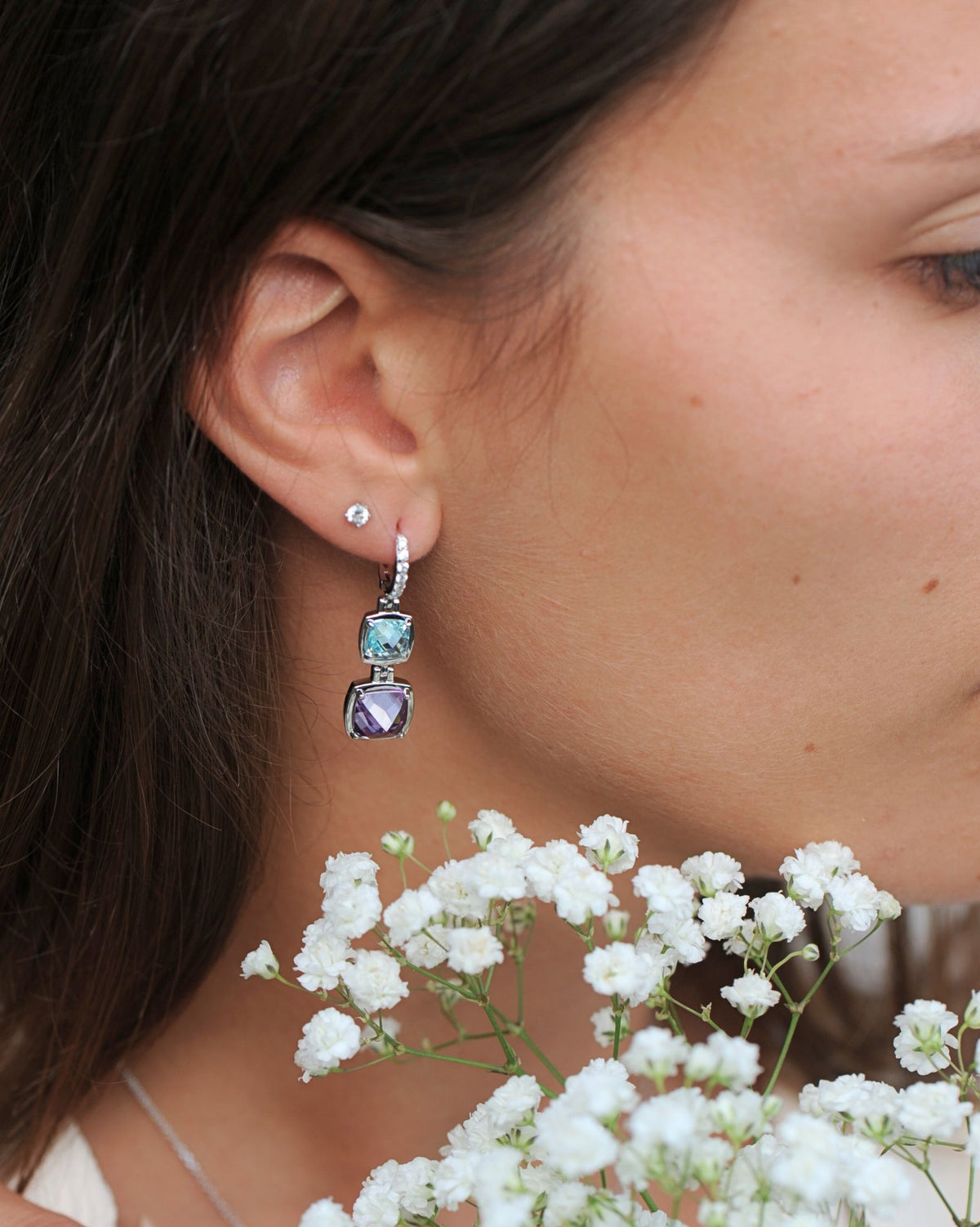 Escapade dangling hoop earrings