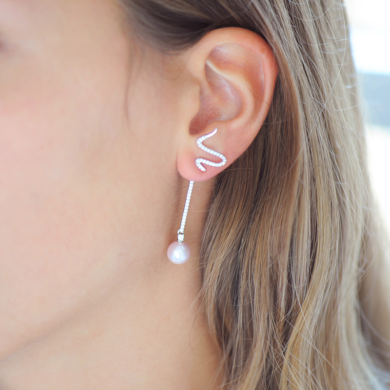 Boucles d'oreilles pendantes perles roses